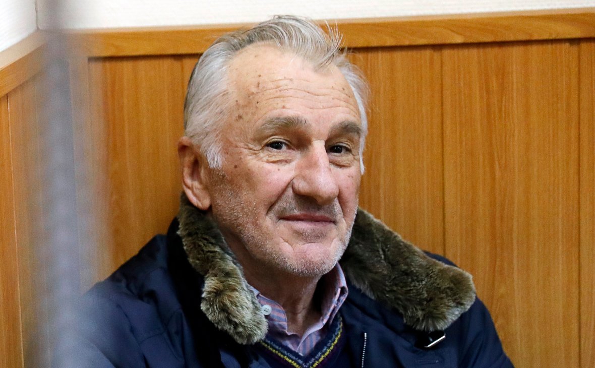 Экс-сенатора от Карачаево-Черкесии Вячеслава Дерева выпустили из СИЗО Экс-сенатора от Карачаево-Черкесии Вячеслава Дерева выпустили из СИЗО