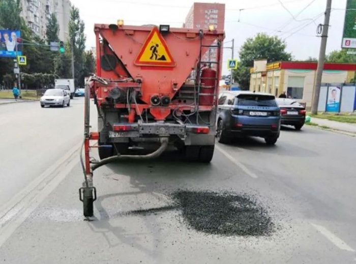 В Ростове благодаря экономии отремонтировали 27 дорог вместо 18 в текущем году В Ростове благодаря экономии отремонтировали 27 дорог вместо 18 в текущем году
