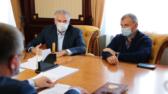 В Крыму ввели антиковидные ограничения для туристов и приезжих В Крыму ввели антиковидные ограничения для туристов и приезжих