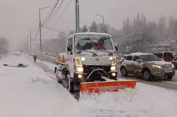 Край во власти стихии: как на Кубани устраняют последствия паводков и снегопада