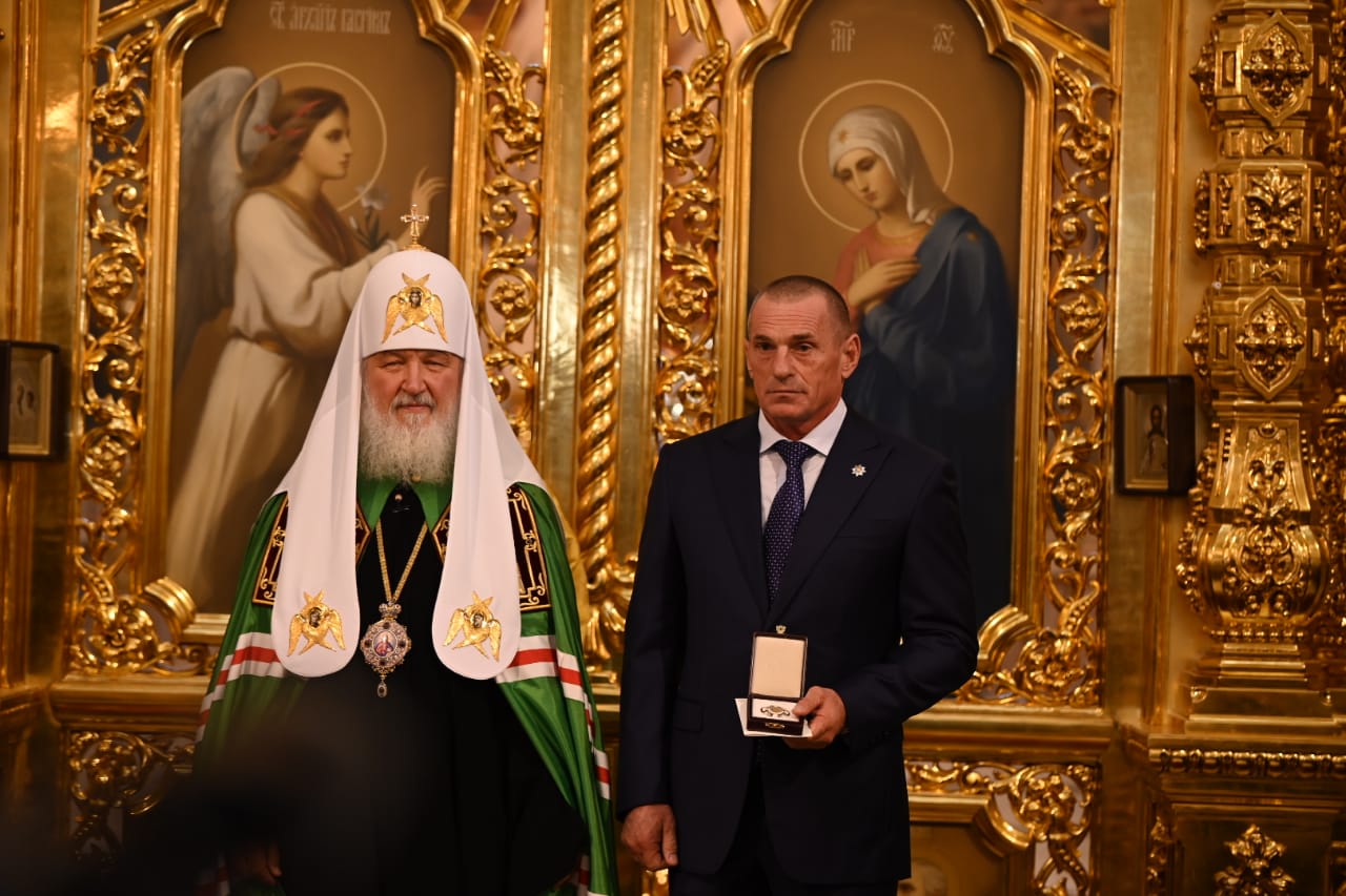 Почетный строитель России Юрий Иванов удостоен «Патриаршего знака храмостроителя»