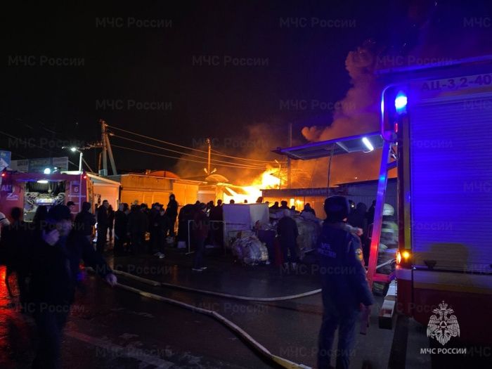 Глава СКР Бастрыкин затребовал доклад о пожаре на рынке «Темерник» в Ростове Глава СКР Бастрыкин затребовал доклад о пожаре на рынке «Темерник» в Ростове