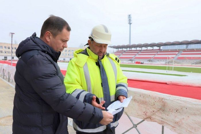 В Керчи завершается капремонт городского стадиона