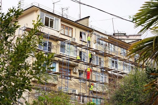 722 млн рублей выделено на капремонт многоквартирных домов в Сочи