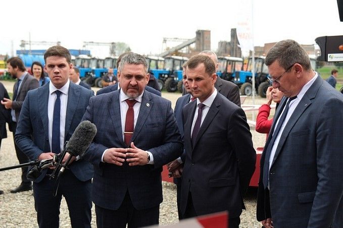 Белорусские комбайны застолбили кубанские поля Белорусские комбайны застолбили кубанские поля