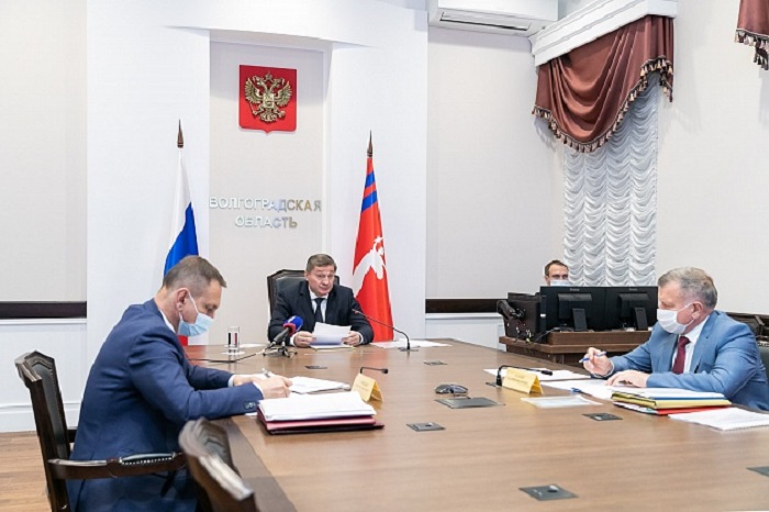 В Волгоградской области вводят самоизоляцию и новые запреты из-за коронавируса В Волгоградской области вводят самоизоляцию и новые запреты из-за коронавируса