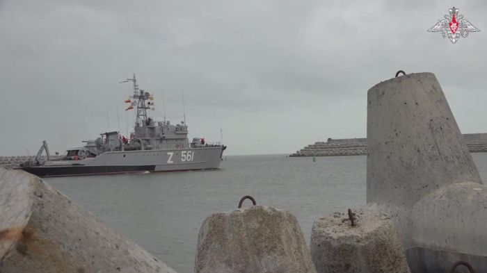 Боевые корабли Каспийской флотилии вышли в море на учения «Океан-2024» Боевые корабли Каспийской флотилии вышли в море на учения «Океан-2024»