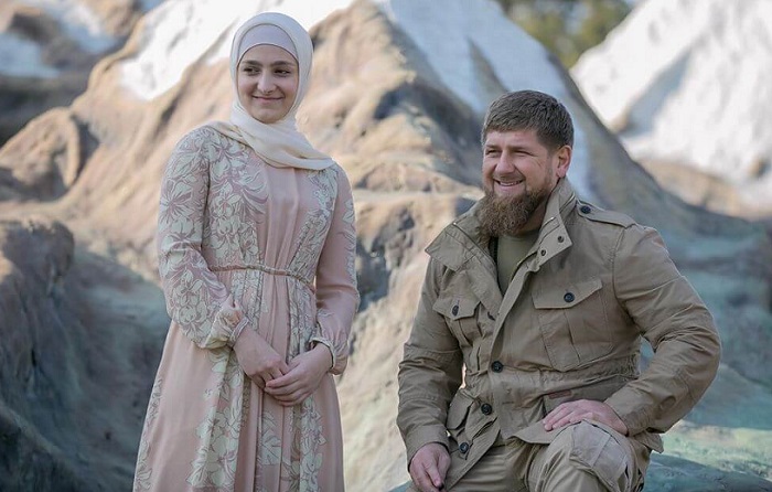 Дочь главы Чечни Рамзана Кадырова наградили медалью «За защиту прав человека»