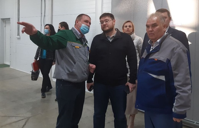 Министр экономики Кубани Алексей Юртаев посетил завод по производству полипропиленовой упаковки «Прогресс Агро» Министр экономики Кубани Алексей Юртаев посетил завод по производству полипропиленовой упаковки «Прогресс Агро»