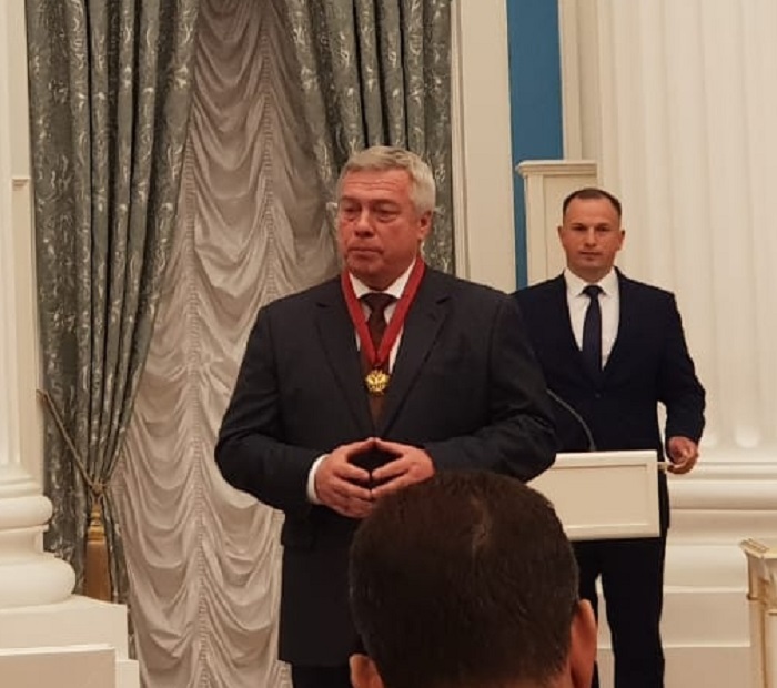Губернатора Ростовской области наградили орденом «За заслуги перед Отечеством» III степени Губернатора Ростовской области наградили орденом «За заслуги перед Отечеством» III степени