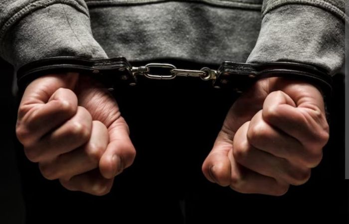 В Ростове задержали подозреваемого в стрельбе возле ТЦ «Димбо» В Ростове задержали подозреваемого в стрельбе возле ТЦ «Димбо»