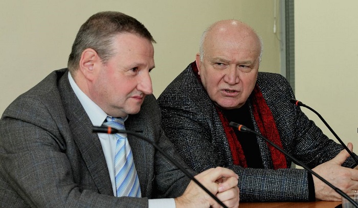 Ростову нужна не только ливнёвка, но и чистые стоки Ростову нужна не только ливнёвка, но и чистые стоки