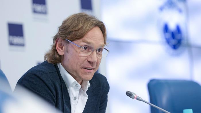 Валерий Карпин пригласил двух игроков ФК «Ростов» в сборную для подготовки к ЧМ-2022 Валерий Карпин пригласил двух игроков ФК «Ростов» в сборную для подготовки к ЧМ-2022