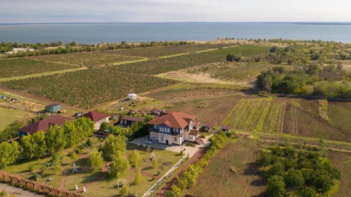 В Ростовской области продадут винодельню «Усадьба Саркел» В Ростовской области продадут винодельню «Усадьба Саркел»