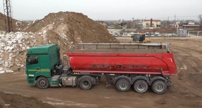 Срок вывоза песка с мазутом с площадки временного хранения на Кубани перенесли на конец мая Срок вывоза песка с мазутом с площадки временного хранения на Кубани перенесли на конец мая