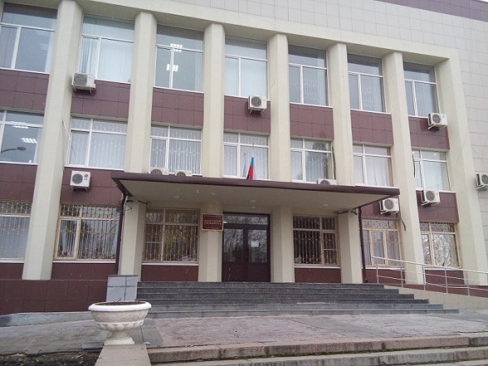 Подсудимый в Ростове пытался бежать, ранив конвоира и пристава Подсудимый в Ростове пытался бежать, ранив конвоира и пристава