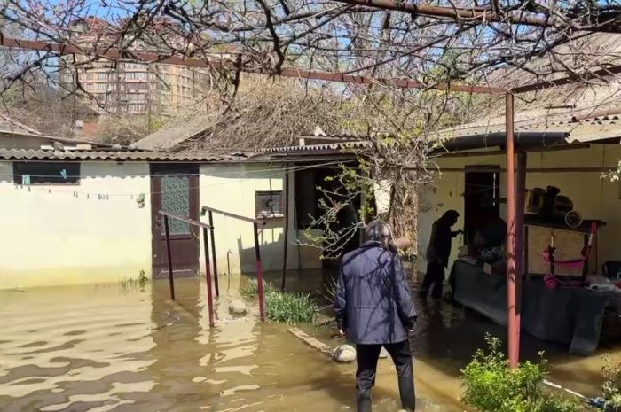 В Кировском районе Махачкалы ввели режим повышенной готовности из-за риска паводка В Кировском районе Махачкалы ввели режим повышенной готовности из-за риска паводка