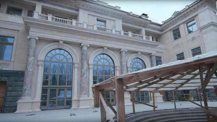 «Это апарт-отель»: «Россия 1» разместила сюжет о «дворце Путина» в Геленджике «Это апарт-отель»: «Россия 1» разместила сюжет о «дворце Путина» в Геленджике