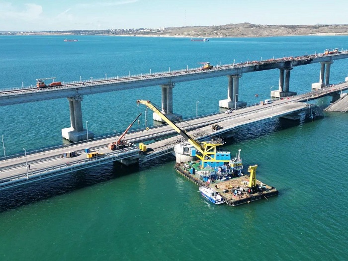 Вице-премьер Хуснуллин показал на фото процесс восстановления Крымского моста