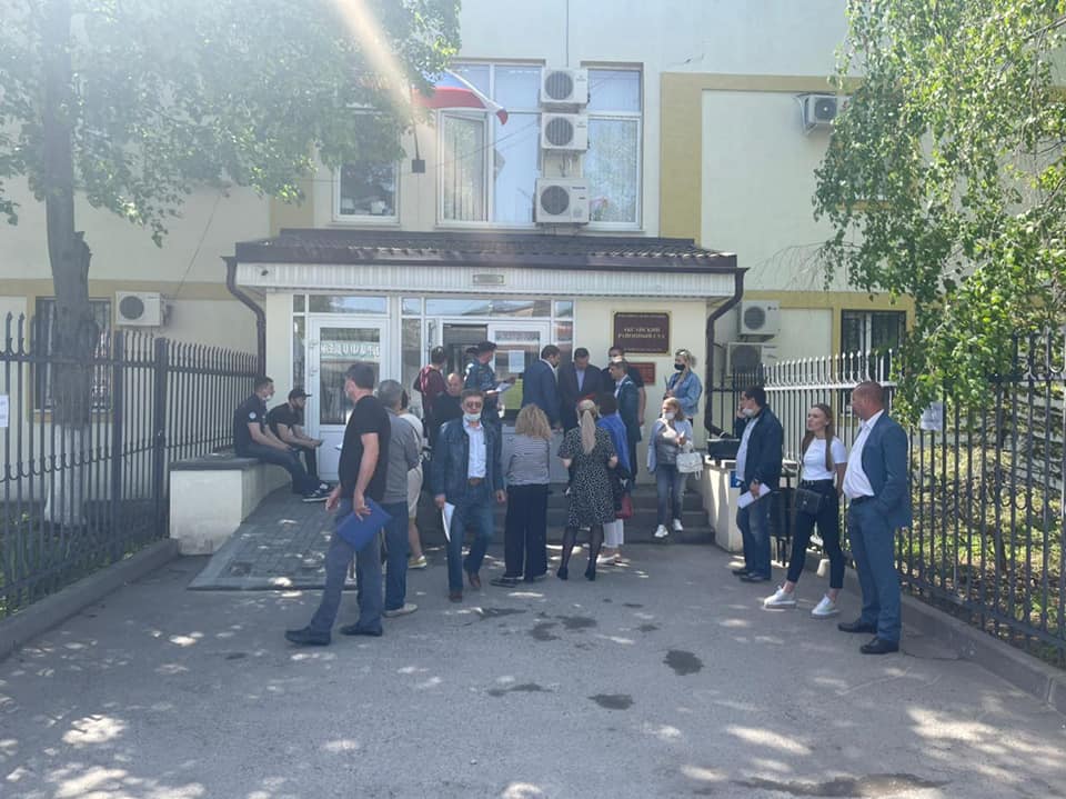 Суд отказал аксайским предпринимателям в участии в деле о закрытии рынков Суд отказал аксайским предпринимателям в участии в деле о закрытии рынков