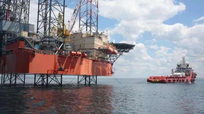 Украинские войска предприняли неудачную попытку захвата буровой установки «Крым-2» в Черном море Украинские войска предприняли неудачную попытку захвата буровой установки «Крым-2» в Черном море
