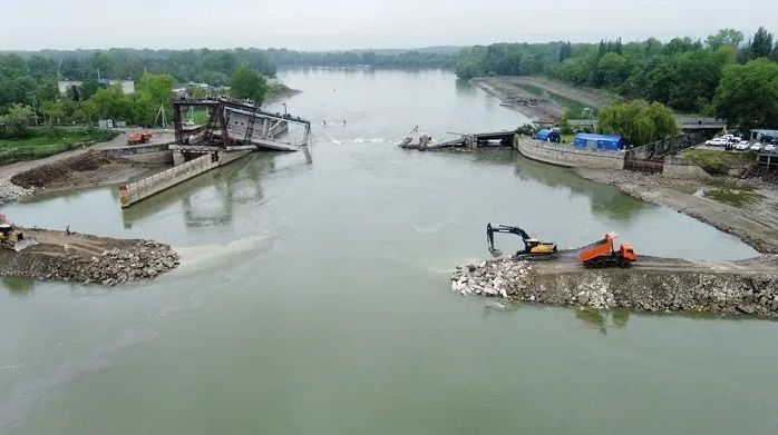 Причиной обрушений на Федоровском гидроузле на Кубани названа халатность Причиной обрушений на Федоровском гидроузле на Кубани названа халатность