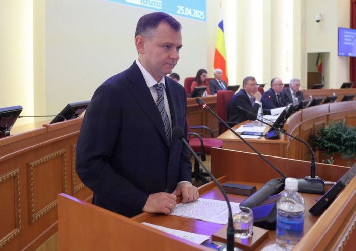 Врио губернатора Ростовской области Слюсарь рассказал о судьбе завезенного в регион песка с мазутом Врио губернатора Ростовской области Слюсарь рассказал о судьбе завезенного в регион песка с мазутом