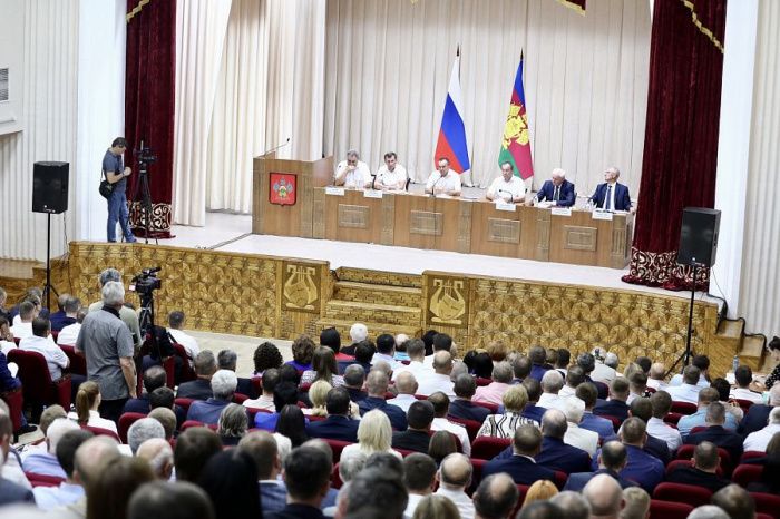 Власти Кубани предусмотрели на поддержку фермеров в 2023 году 3 млрд рублей Власти Кубани предусмотрели на поддержку фермеров в 2023 году 3 млрд рублей