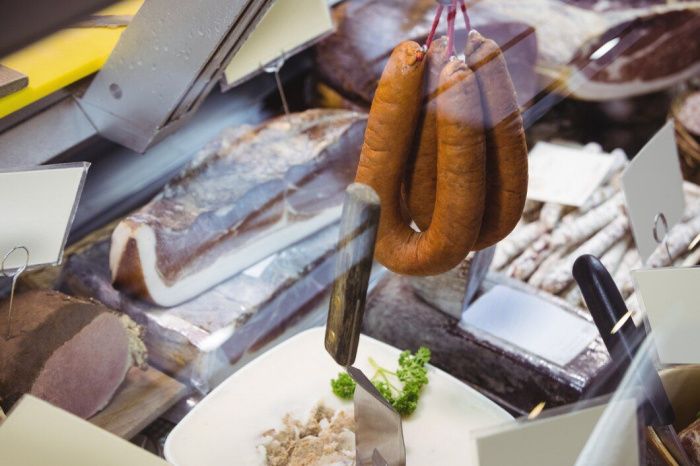На Дону сняли с реализации более 4,3 т продукции в магазинах сети «Светофор»