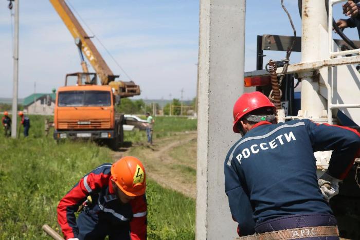 «Россети Северный Кавказ» провели ремонт на всех энергопитающих центрах в КЧР «Россети Северный Кавказ» провели ремонт на всех энергопитающих центрах в КЧР