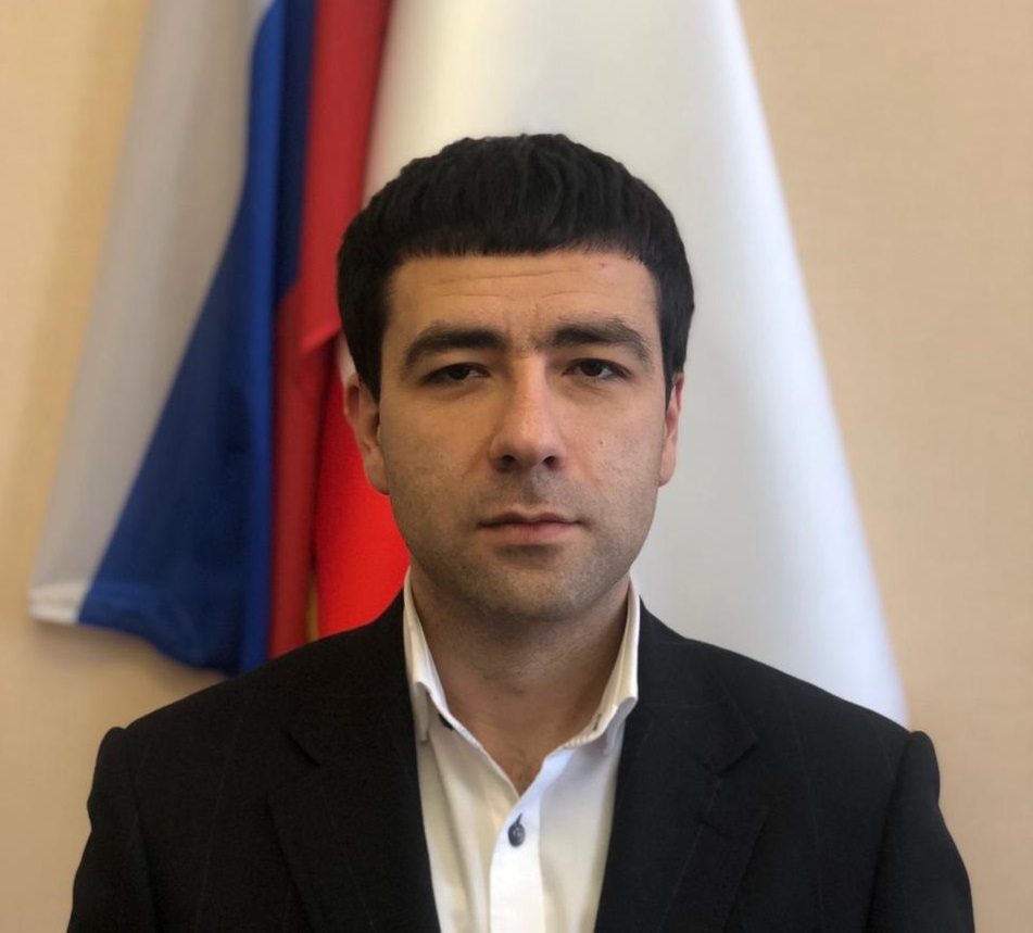 Сергей Аксенов назначил министром строительства и архитектуры Крыма Карлена Петросяна Сергей Аксенов назначил министром строительства и архитектуры Крыма Карлена Петросяна