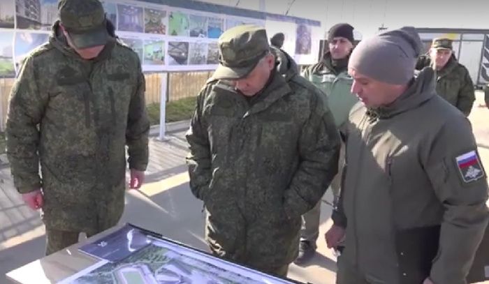 Министр обороны Сергей Шойгу проверил работу по восстановлению инфраструктуры Мариуполя Министр обороны Сергей Шойгу проверил работу по восстановлению инфраструктуры Мариуполя