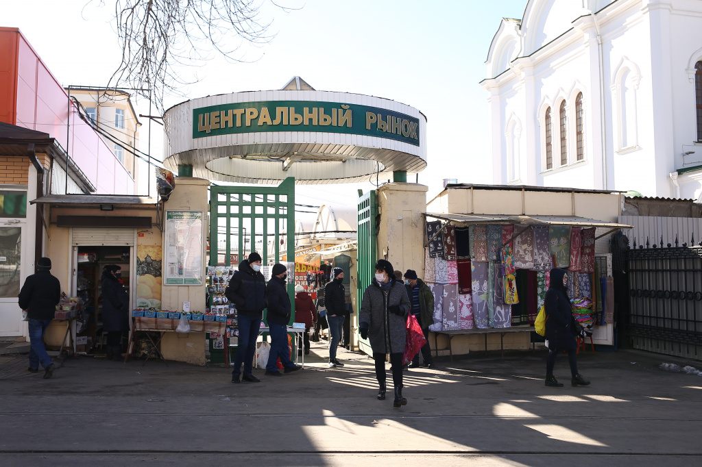 Центральный рынок Ростова не подтвердил легитимность объектов торговли у собора Центральный рынок Ростова не подтвердил легитимность объектов торговли у собора