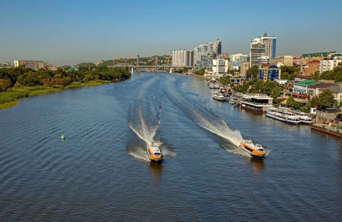 В Ростовской области возбуждено уголовное дело после столкновения теплохода «Волгонефть-242» с мостом