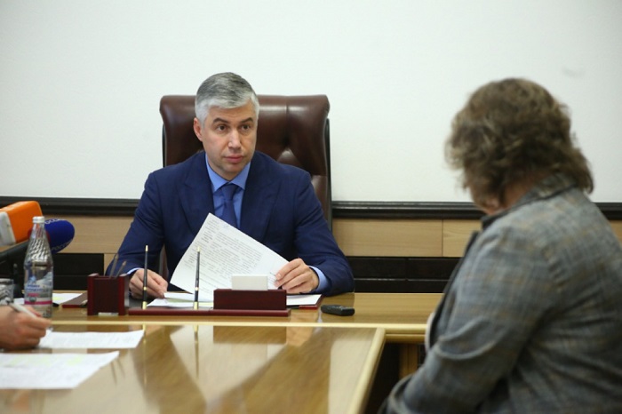 Алексей Логвиненко обсудил с ростовчанами проблемы  благоустройства на личном приеме