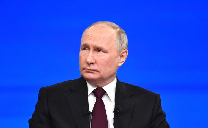 Путин пообещал футболистам помочь с ремонтом сельского спортзала под Судаком