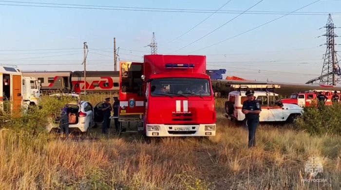 Под Волгоградом на месте железнодорожной аварии МЧС завершило спасательные работы Под Волгоградом на месте железнодорожной аварии МЧС завершило спасательные работы