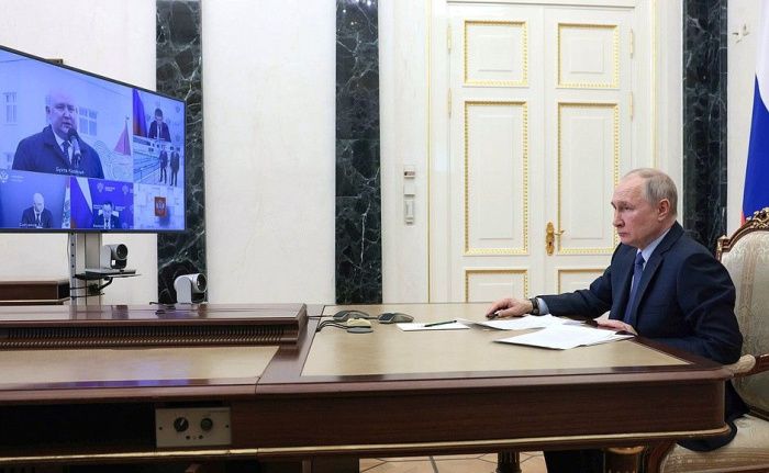 Владимир Путин: В Крыму и Севастополе реализуется почти 350 инвестиционных проектов Владимир Путин: В Крыму и Севастополе реализуется почти 350 инвестиционных проектов