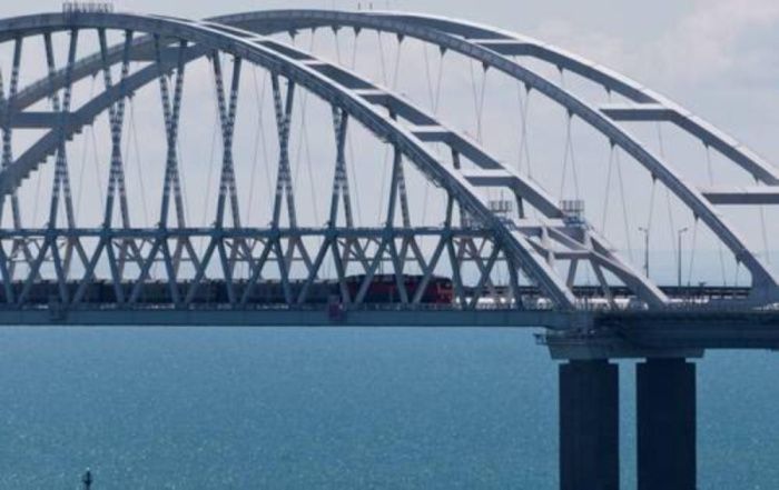 Крымский мост временно перекрыли для автотранспорта Крымский мост временно перекрыли для автотранспорта