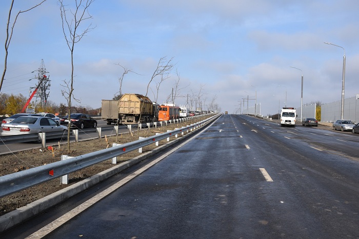 С 6 ноября открыли движение по второй части путепровода на ул. Малиновского в Ростове С 6 ноября открыли движение по второй части путепровода на ул. Малиновского в Ростове