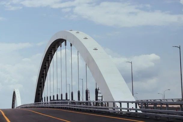 В Краснодаре по дублеру Яблоновского моста откроют движение авто 20 декабря В Краснодаре по дублеру Яблоновского моста откроют движение авто 20 декабря