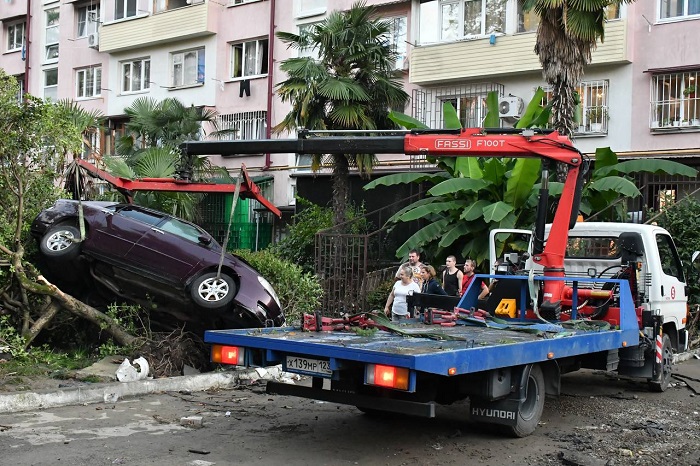 Более 80 сочинцев обратились за выплатами из-за поврежденного имущества после ливня