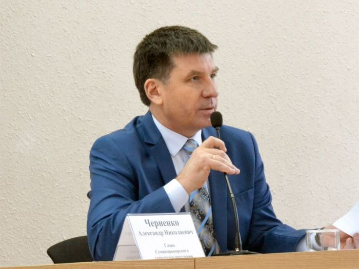 Глава администрации Семикаракорска Александр Черненко покинул свой пост Глава администрации Семикаракорска Александр Черненко покинул свой пост