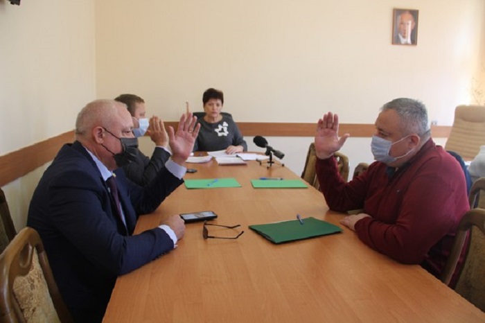 Депутаты Крыма единогласно проголосовали за отставку вице-премьера Евгения Кабанова Депутаты Крыма единогласно проголосовали за отставку вице-премьера Евгения Кабанова