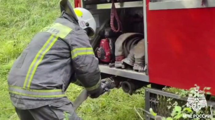 Площадь лесного пожара у курорта Домбай расширилась до 15 гектаров Площадь лесного пожара у курорта Домбай расширилась до 15 гектаров