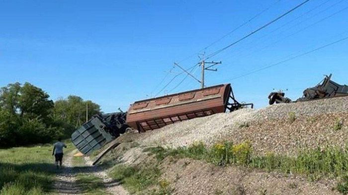 В Крыму приостановили движение поездов из-за схода состава в Симферопольском районе В Крыму приостановили движение поездов из-за схода состава в Симферопольском районе