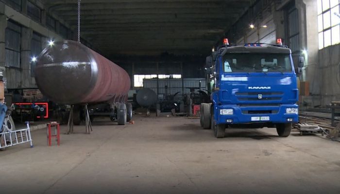 Завод в Кабардино- Балкарии увеличит в 4 раза выпуск цистерн для сжиженного газа Завод в Кабардино- Балкарии увеличит в 4 раза выпуск цистерн для сжиженного газа