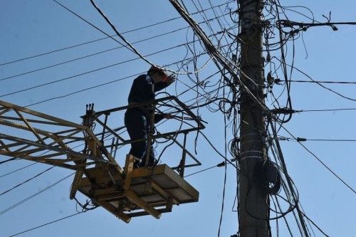 Электроэнергию вернули жителям 345 населенных пунктов на Дону