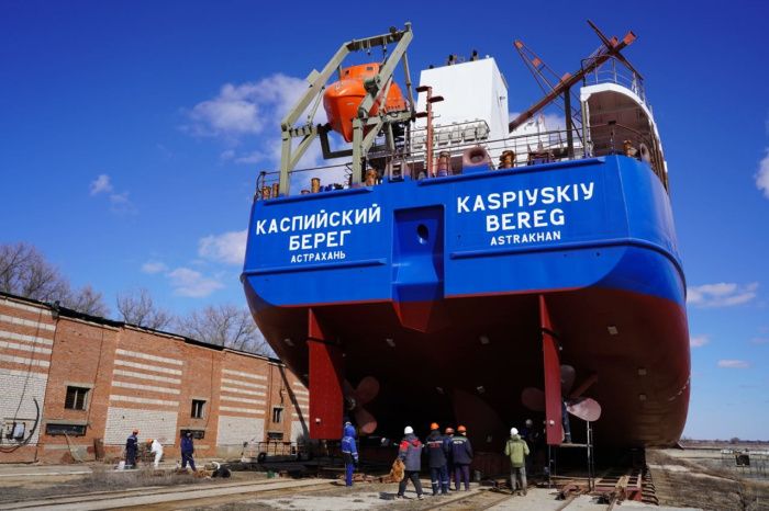 Астраханский завод «Лотос» спустил на воду новый сухогруз «Каспийский берег» Астраханский завод «Лотос» спустил на воду новый сухогруз «Каспийский берег»