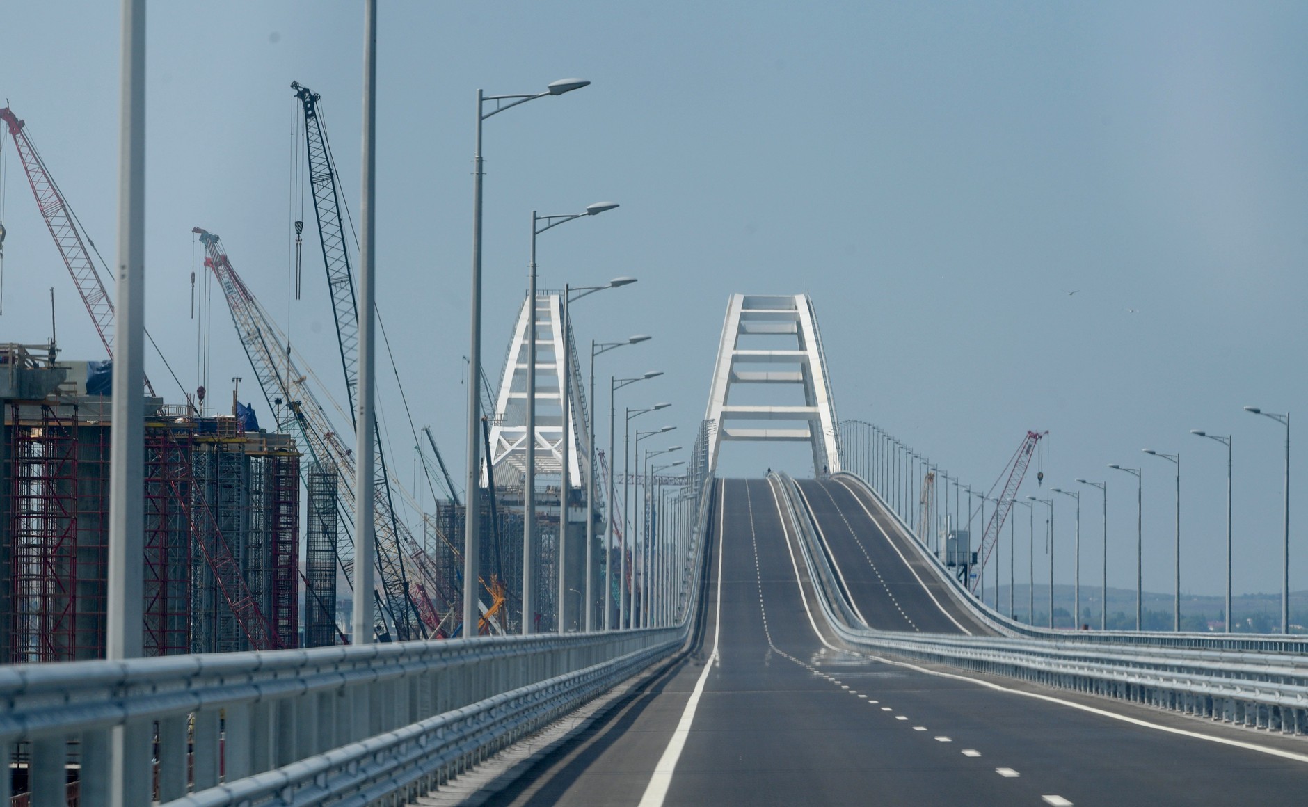 Новая дорога к Крымскому мосту на Кубани обойдется в 128 млрд рублей Новая дорога к Крымскому мосту на Кубани обойдется в 128 млрд рублей